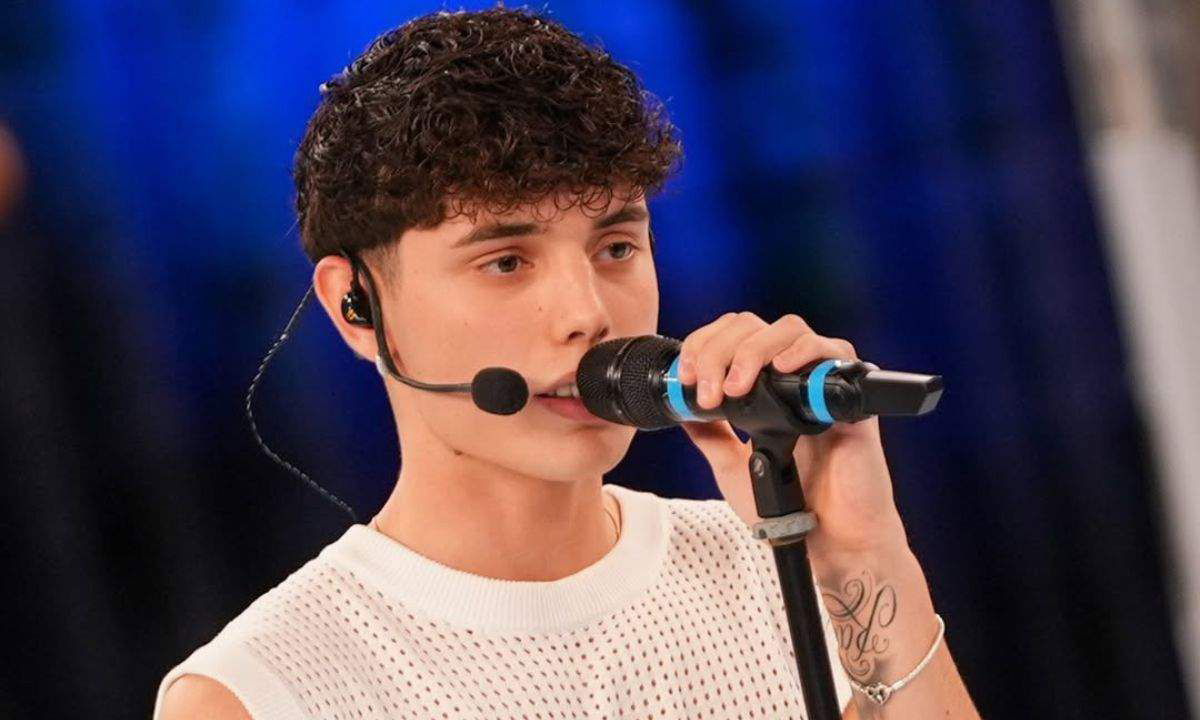 Amici 25, Riccardo Stimolo ancora nella bufera per i commenti pubblicati sui social: “Chiedo scusa, bisogna imparare a chiedere scusa!” article-post