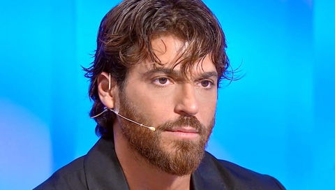 Can Yaman rilasciato dopo l’arresto, ecco cosa gli è stato trovato addosso durante il blitz antidr0ga preview