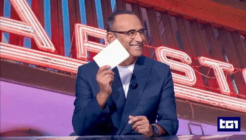 Sanremo 2026, Carlo Conti svela tutti i duetti della serata cover! preview