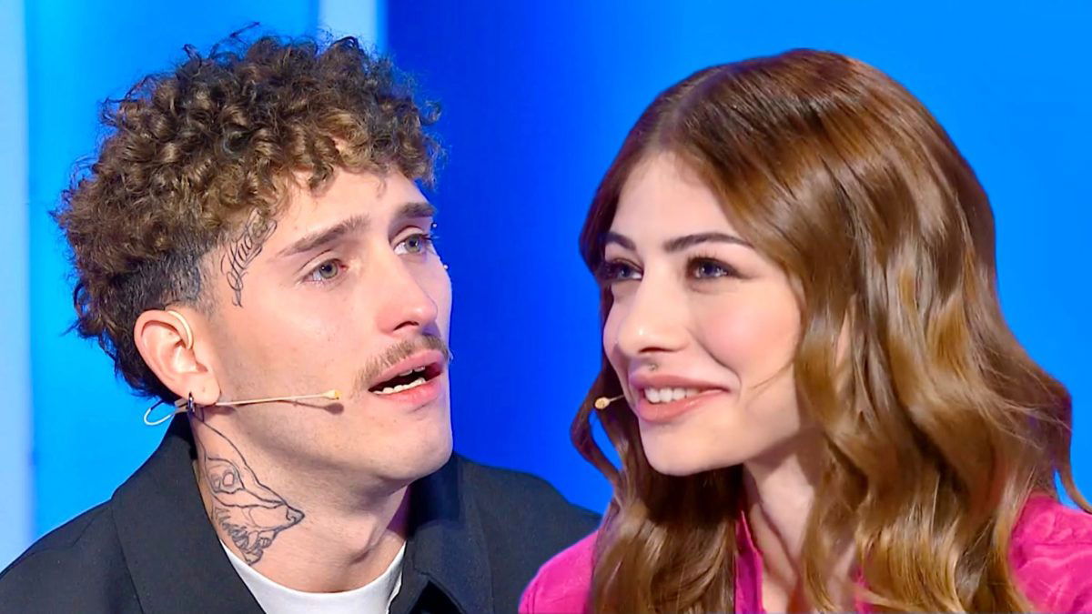 C’è Posta per Te, Patrick tradisce Lola che chiude la busta ma poi ci ripensa: “Però comando io adesso!” article-post