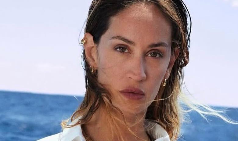 Helena Prestes allarma i fan con la richiesta di aiuto relativa al padre ed il volo improvviso per il Brasile: cosa sta succedendo preview