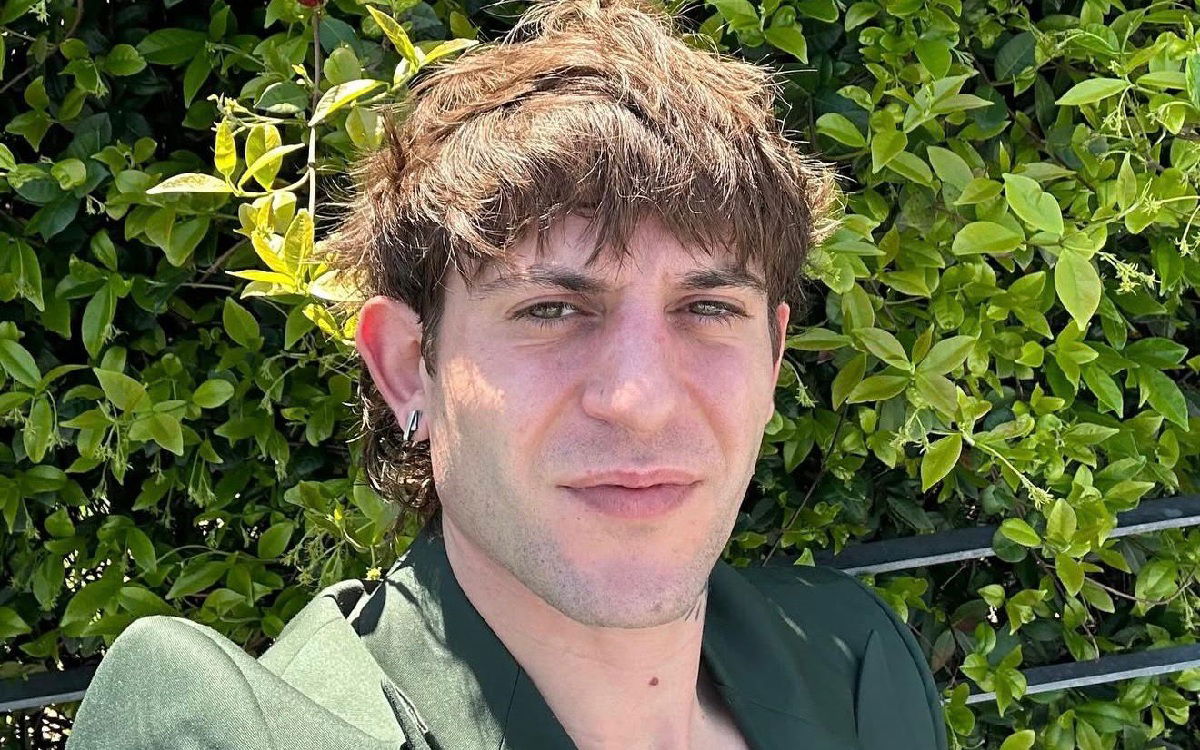 Rkomi si è fidanzato con un famoso volto del web: l’ufficializzazione via social (Foto) article-post