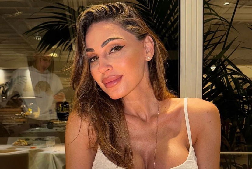 Anna Tatangelo mamma per la seconda volta: è nata la sua bambina (Foto) preview