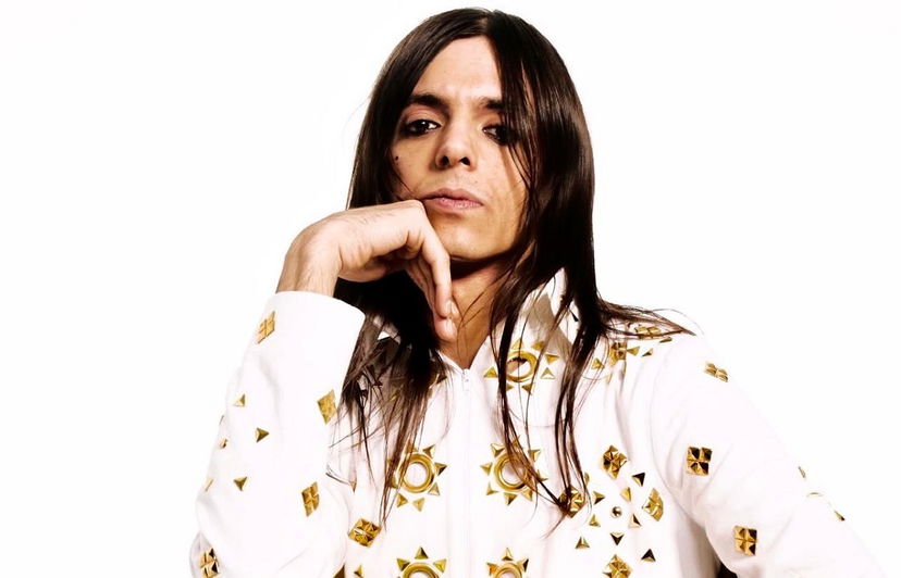 Lucio Corsi si è fidanzato con una influencer: ecco chi é la nuova compagna del cantautore preview