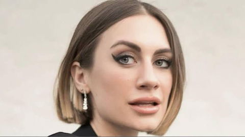 Nikita Pelizon, “con l’abbonamento a pagamento non riuscirò più a seguirti”: la risposta dell’ex gieffina alla fan scatena le critiche del web (Video) preview