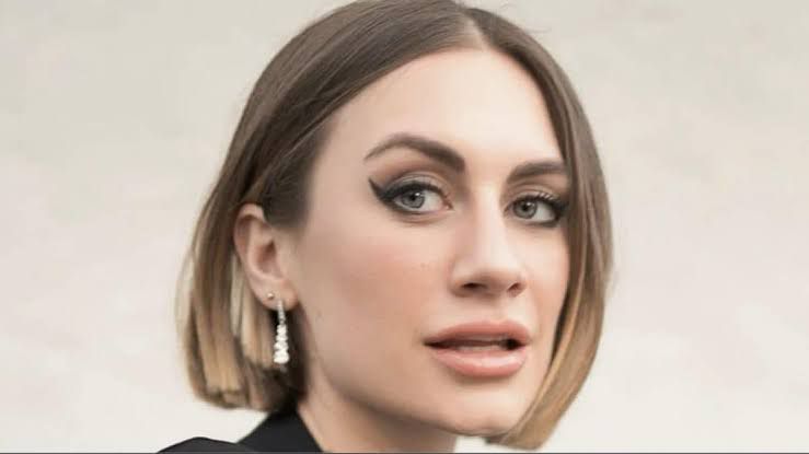 Nikita Pelizon, “con l’abbonamento a pagamento non riuscirò più a seguirti”: la risposta dell’ex gieffina alla fan scatena le critiche del web (Video) preview