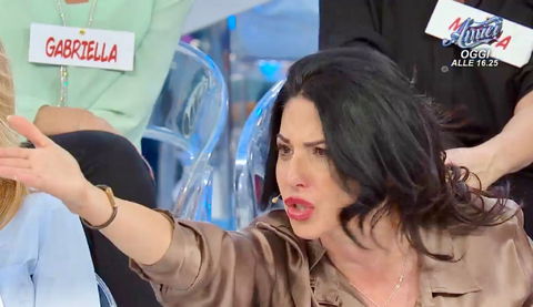 Uomini e Donne: l’opinione di Isa sulla puntata del 4/02/26 preview