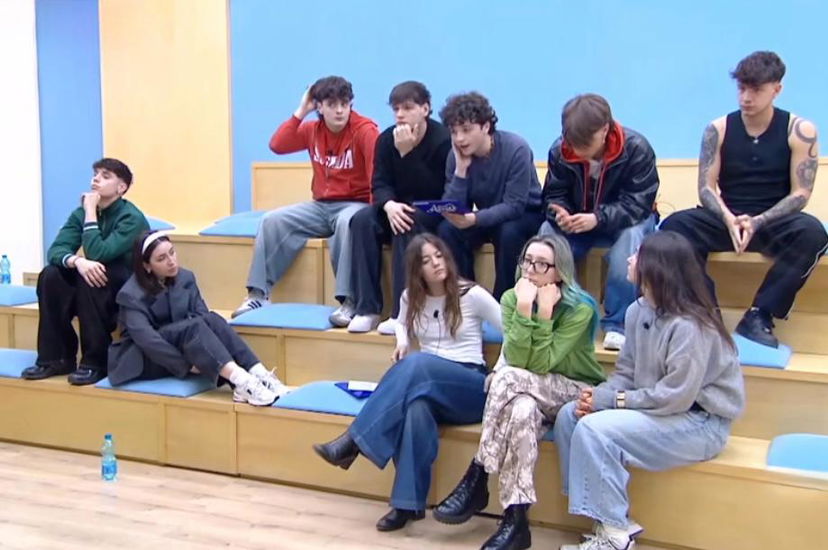 Amici 25, i professori di canto fanno il nome degli allievi che escluderebbero dal serale e scatta la polemica tra due alunni preview