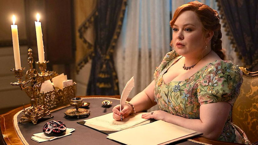 Bridgerton, ecco cosa succede a Lady Whistledown nei libri a cui è ispirata la serie preview