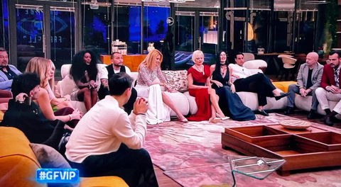 Gf Vip 8, una concorrente crolla nella notte e vuole abbandonare il reality preview