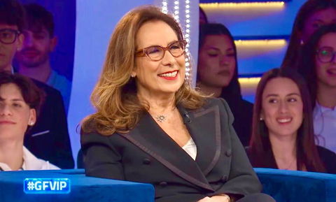 Cesara Buonamici svela chi è il concorrente che la incuriosisce di più al Gf Vip 8. E a proposito di Ilary Blasi e Selvaggia Lucarelli… preview