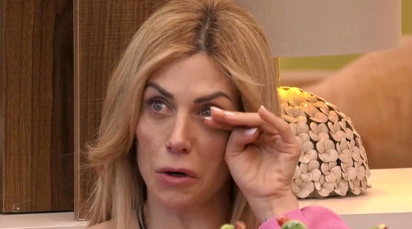 Gf Vip 8, Paola Caruso in lacrime: “Ecco il vero motivo per cui sono qui” preview