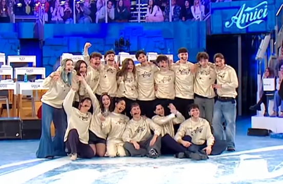 Amici 25, rivoluzione nelle squadre del serale: ecco gli allievi da cui sono composte preview