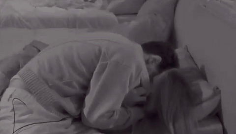 Gf Vip 8, nella notte tra Lucia Ilardo e Renato Biancardi scatta il bacio (inaspettato): il video preview