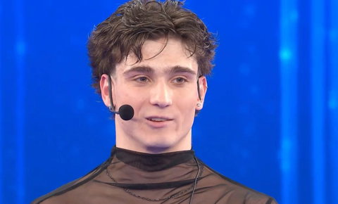 Amici 25, seconda puntata del serale: eliminato Simone. Al ballottaggio finale Valentina e Caterina ma… preview