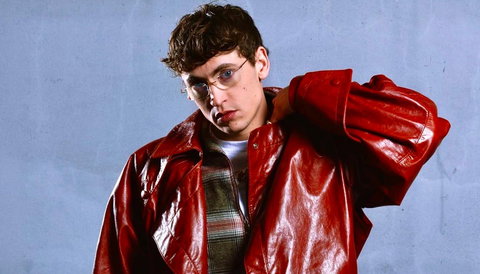 Tredici Pietro sta frequentando un volto noto del web? Gli indizi social preview