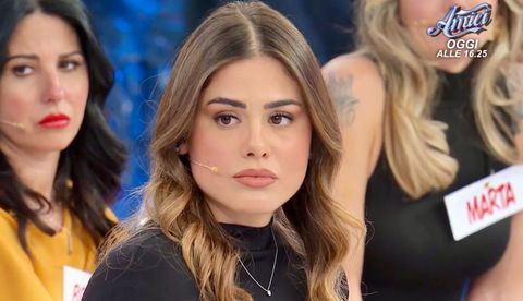 Uomini e Donne, Alessia Antonetti torna sui social dopo l’eliminazione dal trono di Ciro Solimeno preview