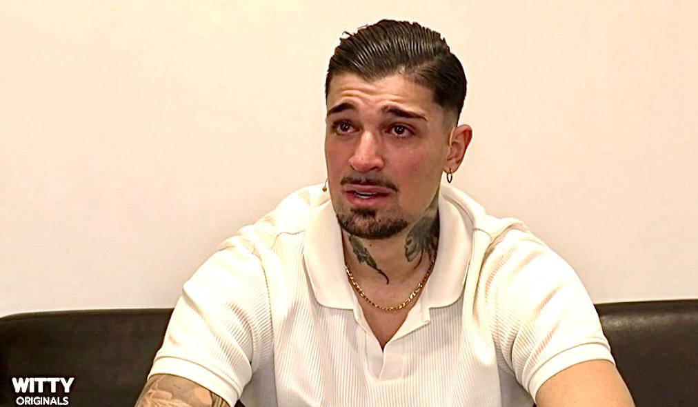 Uomini e Donne, Matteo Stratoti in lacrime dopo la scelta di Sara Gaudenzi: “Sono stato preso in giro” article-post