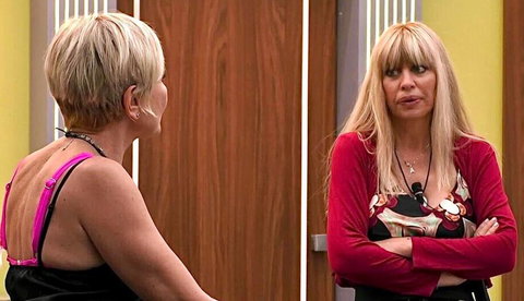 Gf Vip 8, tregua tra Antonella Elia e Alessandra Mussolini che le fa una rivelazione sui Vipponi: “Volevano che…” preview