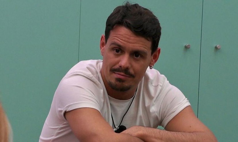 Gf Vip 8, Renato racconta le circostanze in cui è stata concepita sua figlia e scatena le critiche del web (Video) preview