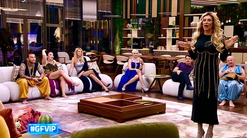Gf Vip 8, dodicesima puntata: Ilary Blasi annuncia il prolungamento, Paola Caruso torna nella Casa, Valeria Marini pronta a varcare la porta rossa. In nomination… preview