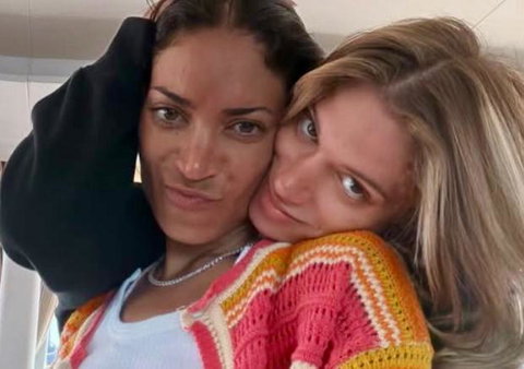 Elodie e Franceska Nuredini: la dichiarazione d’amore pubblica ed il like dell’ex preview