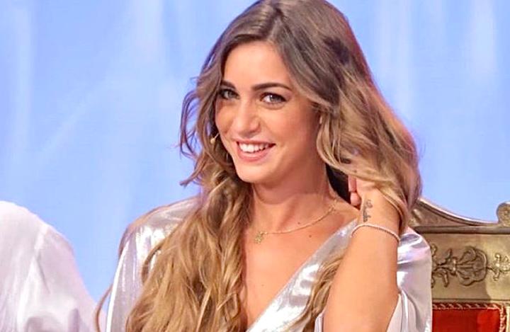 Uomini e Donne, Sara Tozzi è diventata mamma per la prima volta: la foto col bebè preview