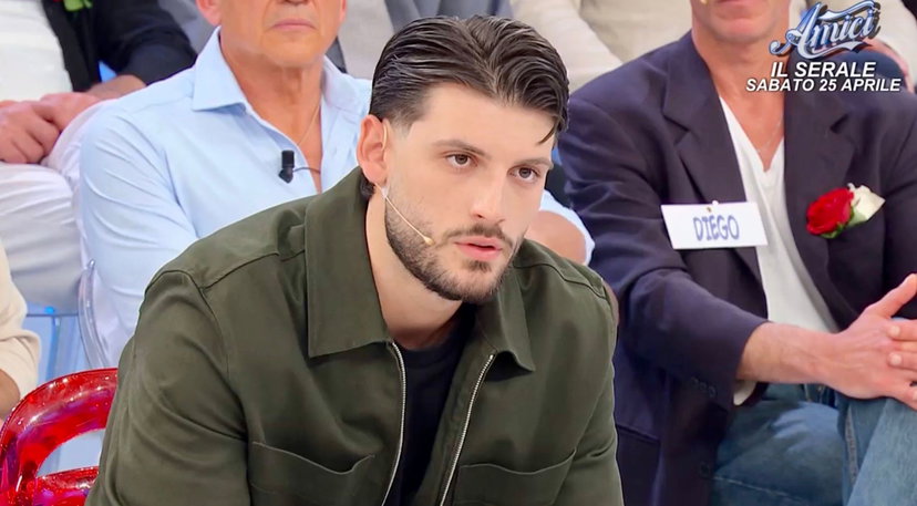 Uomini e Donne, nuove ombre sul trono di Ciro Solimeno: i movimenti social che hanno scatenato i sospetti del web preview