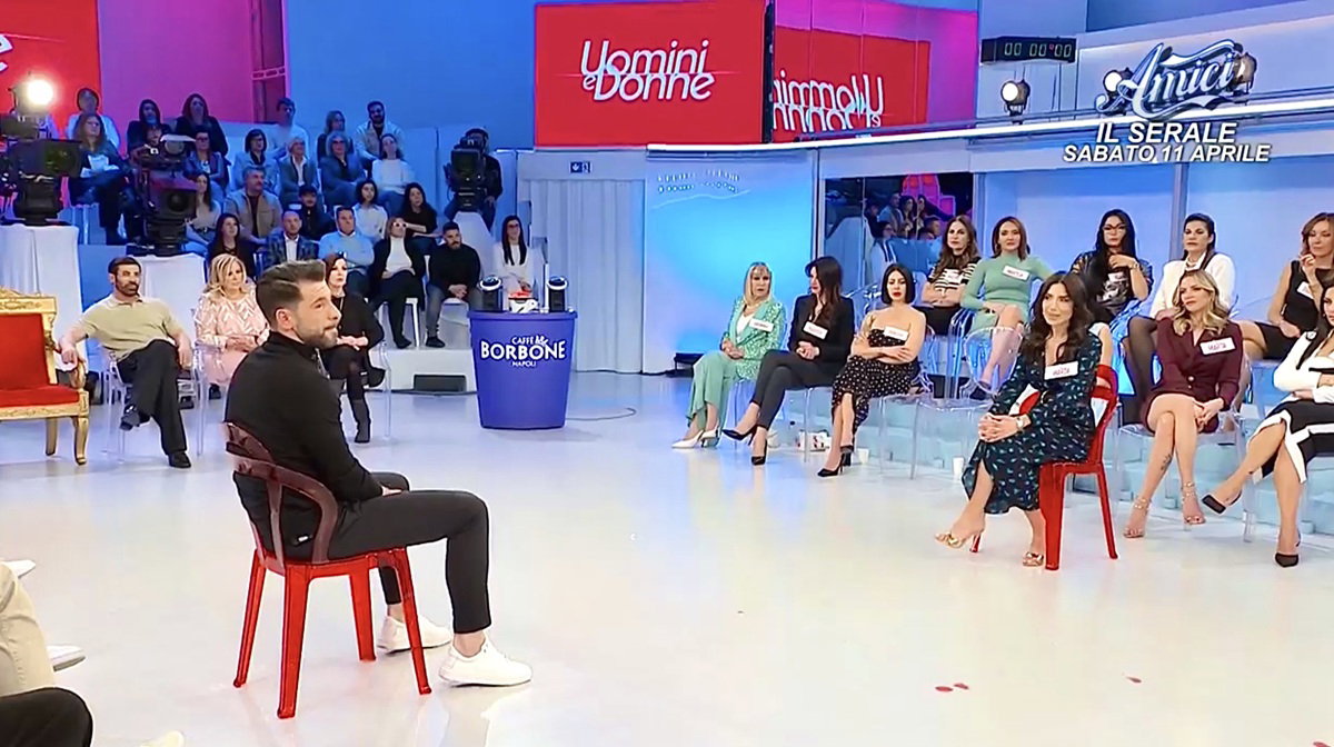 Uomini e Donne: l’opinione di Chia sulla puntata del 10/04/26 article-post