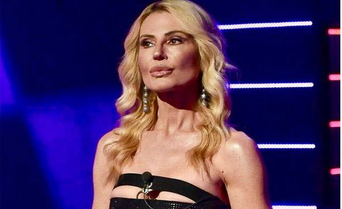 Gf Vip, Nathaly Caldonazzo si è sposata: ecco l’abito che ha scelto (Video) preview