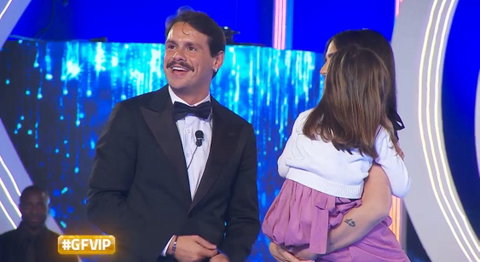 Gf Vip 8, “la figlia di Renato non vuole andare da suo padre”: la replica social dell’ex Vippone preview