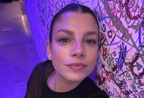 “Ma mettersi a dieta no?”, la risposta di Emma Marrone al commento sulla sua performance live per RTL preview