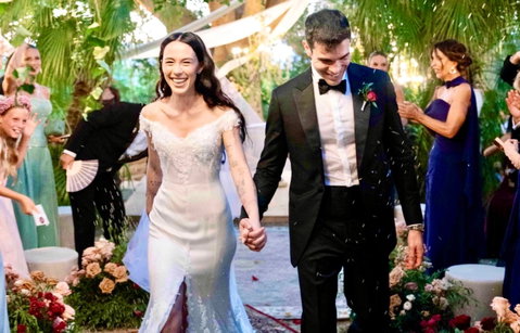 Aurora Ramazzotti fa un inaspettato regalo a Goffredo Cerza nel giorno del loro matrimonio (Video) preview