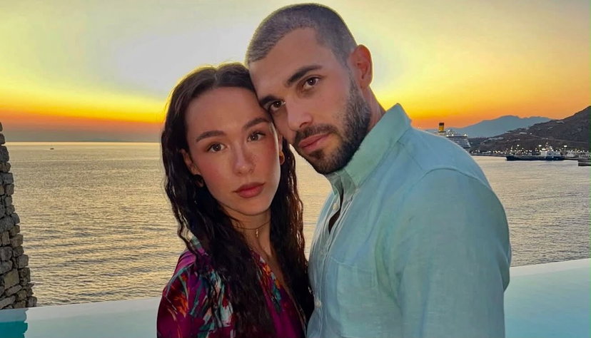 Aurora Ramazzotti e Goffredo Cerza si sposano in comune ed il look scelto da lei scatena le critiche del web (Video) preview