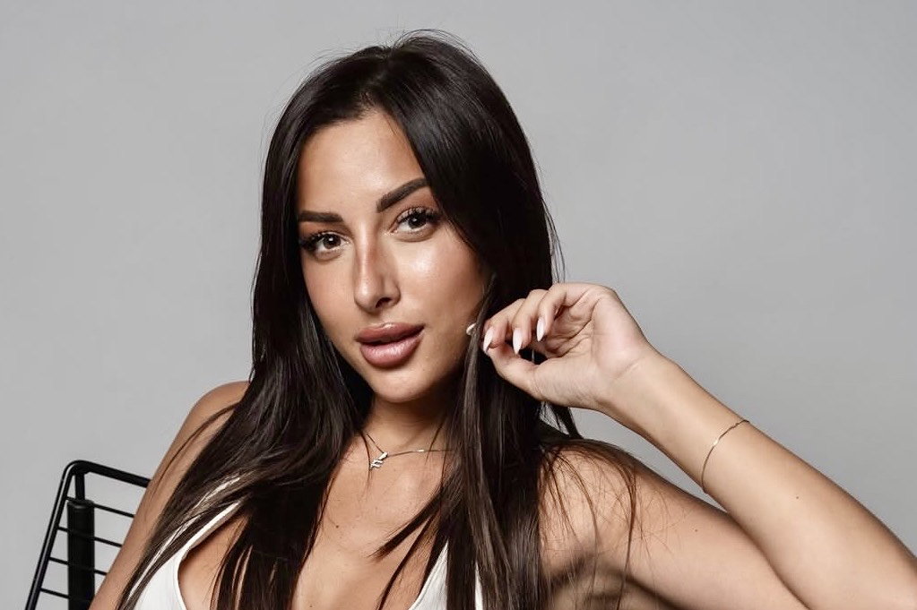 Uomini e Donne, “basta botox ti prego”: la replica di Francesca Sorrentino al commento social article-post