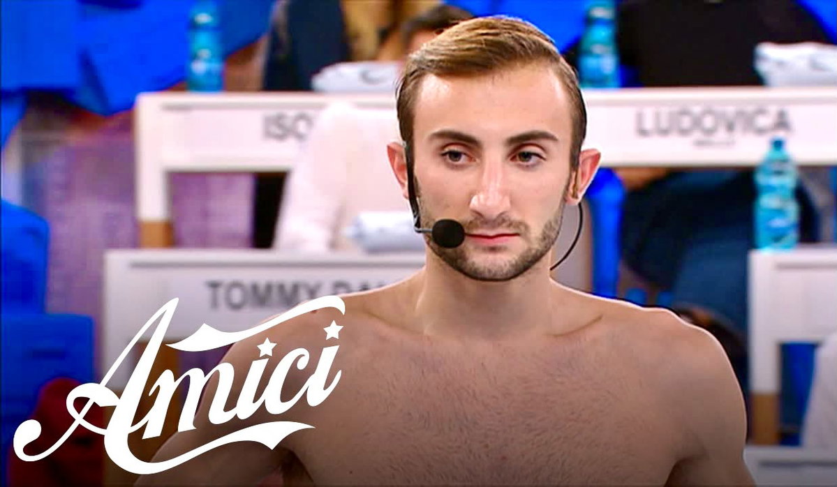 Amici, il ballerino Ramon Agnelli si è rifatto il naso: “Potete criticarmi quanto volete ma…” article-post