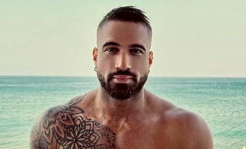 Alex Migliorini mostra le lacrime ed i momenti difficili dopo la fine della relazione con Manuel Pirelli e racconta come ha cambiato la sua vita preview
