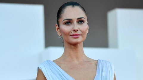 Ballando con le Stelle 21, Anna Safroncik è la settima concorrente ufficiale: “Tutta la mia famiglia balla… ma io no!” preview