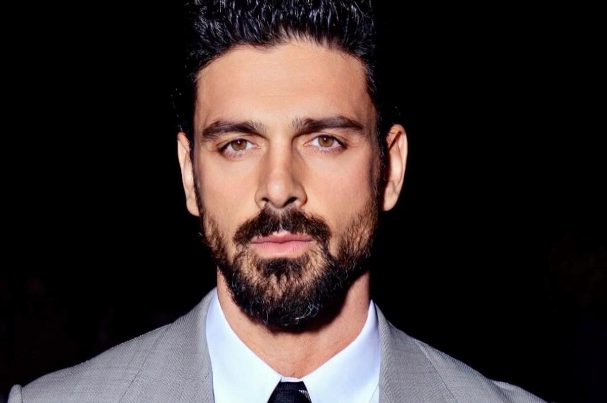 Michele Morrone presenta ufficialmente la nuova fidanzata italiana e 12 anni più grande di lui: ecco chi è (Foto) article-post