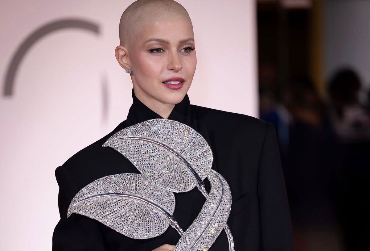 Natalia Paragoni accusata di “spettacolarizzare la malattia”: arriva la forte replica di Elena Santarelli article-post