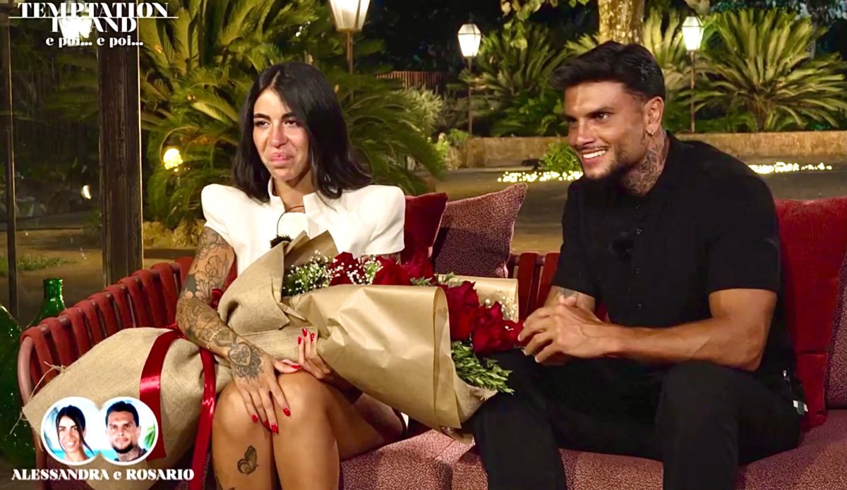 Temptation Island 14, un’ex concorrente di Miss Italia svela: “Rosario mi scriveva mentre guardava la puntata con Alessandra, non sapevo fosse fidanzato” article-post