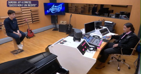 Amici 26, Samurai Jay dopo la puntata convoca Erness: “Non deve mai più ricapitare una cosa del genere” preview