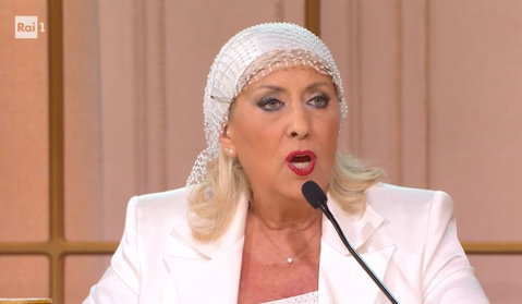 Ballando con le Stelle 21, Carolyn Smith commenta la nuova giuria: “Ora si parla più del ballo, ci sono meno polemiche, ma…” preview