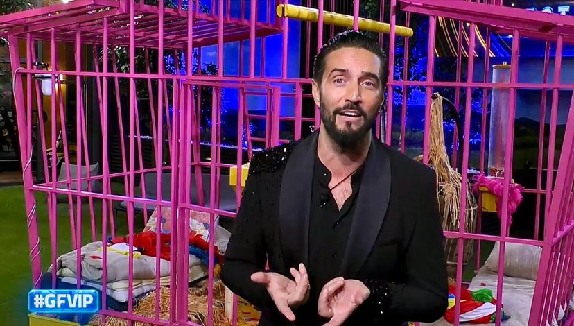 Gf Vip 9, tredicesima puntata: show di Alex Belli scatenato contro tutti, Valeria Marini la meno votata. In nomination… preview