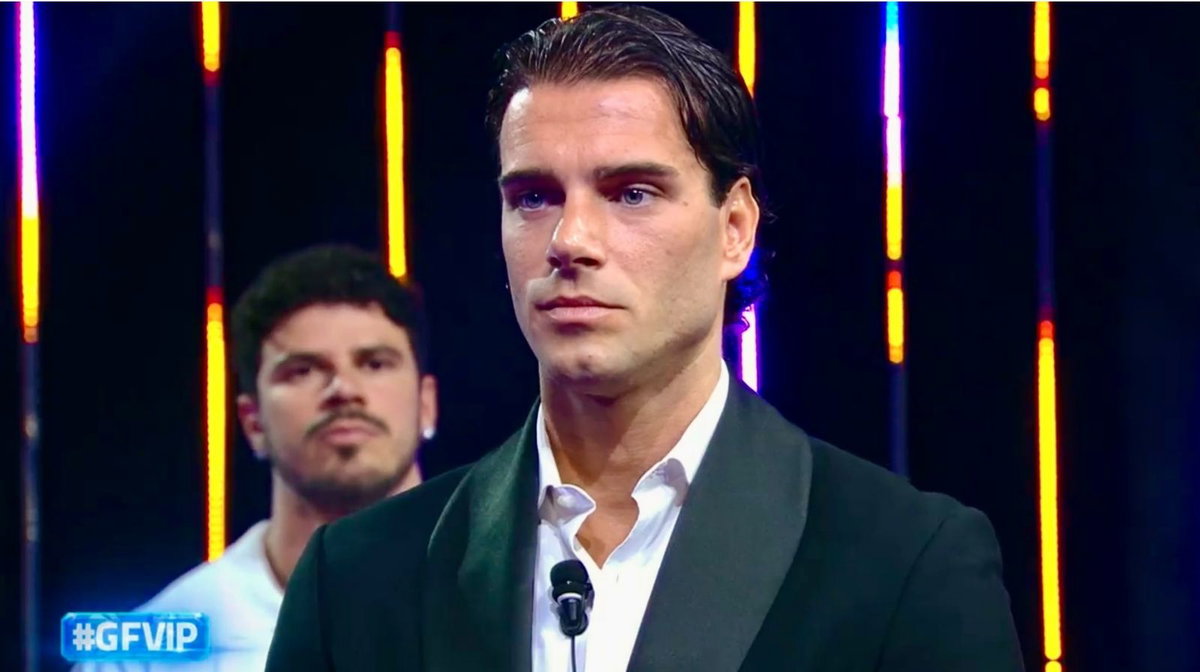 Gf Vip 9, dodicesima puntata: eliminato Giacomo, clamoroso caos in diretta con Alex e Roncaccia ad un passo da venire alle mani. I nominati sono… article-post