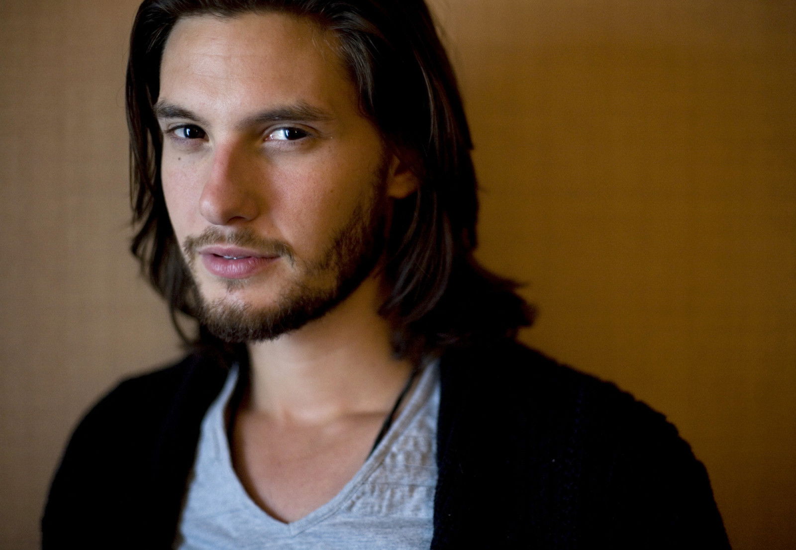 6830244-ben-barnes