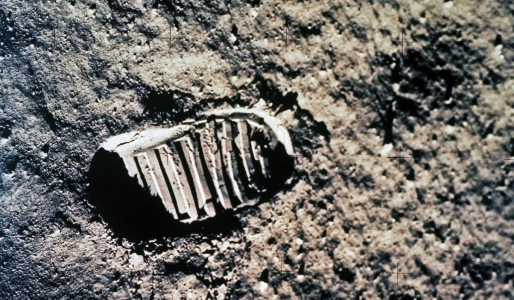 moon-footprint