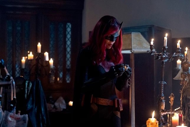 Batwoman 1×13 – Drink Me | Recensione article-post