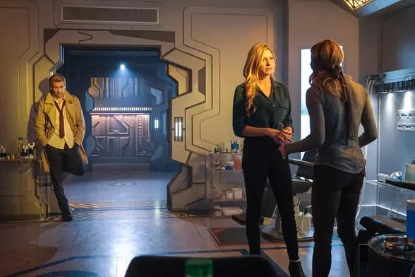 DC’s Legends of Tomorrow 5×10 – Ship Broken | Recensione article-post