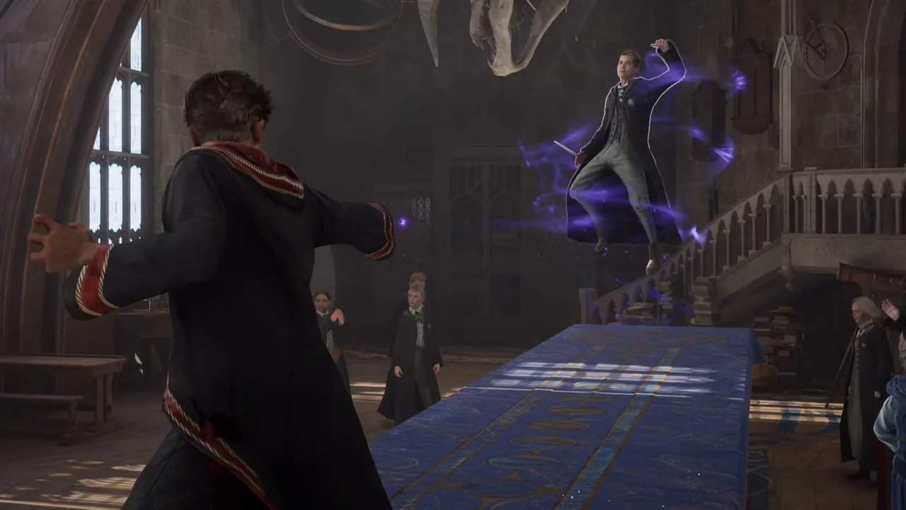 Hogwarts Legacy: il nuovo trailer mostra la "magia" del DualSense PS5 durante il gioco